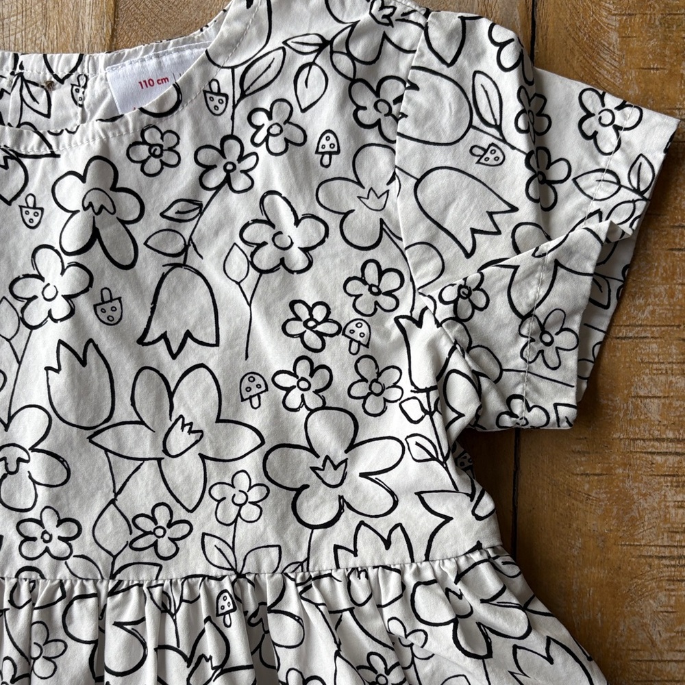 Hanna Andersson Floral Dress size 5 - Picture 3 of 8